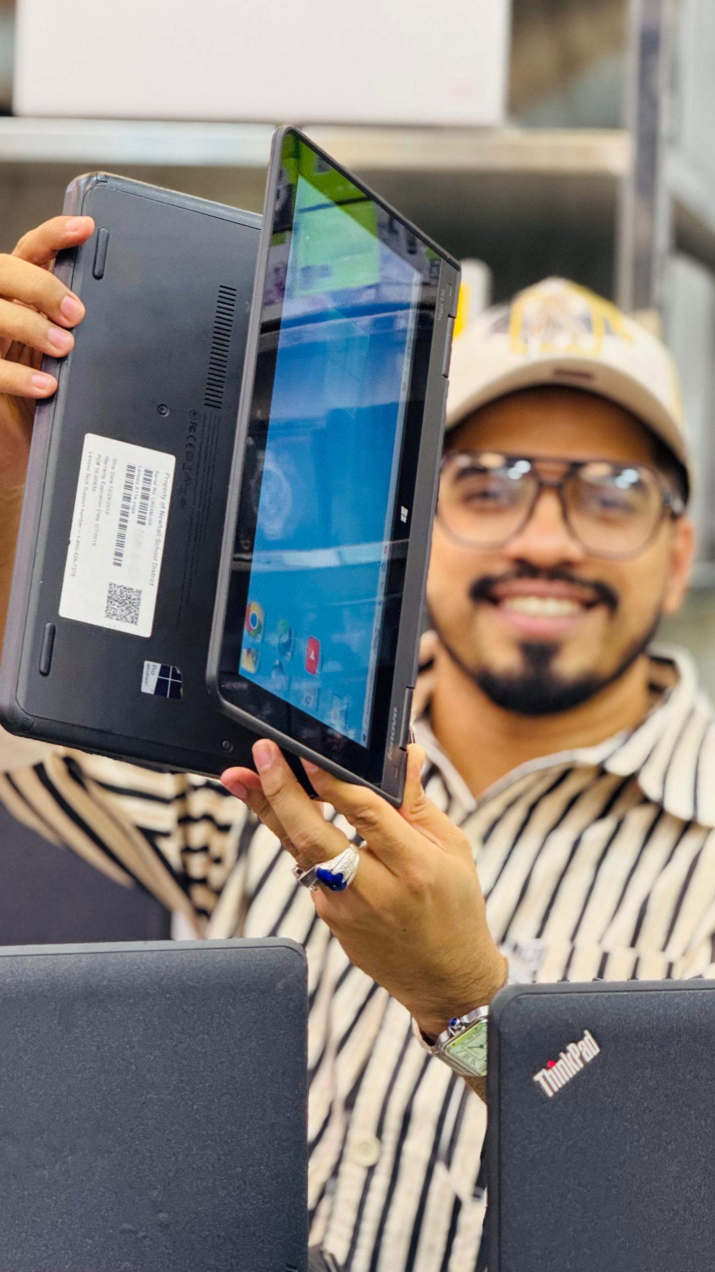 𝐋𝐞𝐧𝐨𝐯𝐨 𝐂𝐡𝐫𝐨𝐦𝐞𝐛𝐨𝐨𝐤 𝟑𝟎𝟎-𝐄 | 𝐓𝐨𝐮𝐜𝐡 𝐒𝐜𝐫𝐞𝐞𝐧  & 𝟑𝟔𝟎 𝐃𝐞𝐠𝐫𝐞𝐞